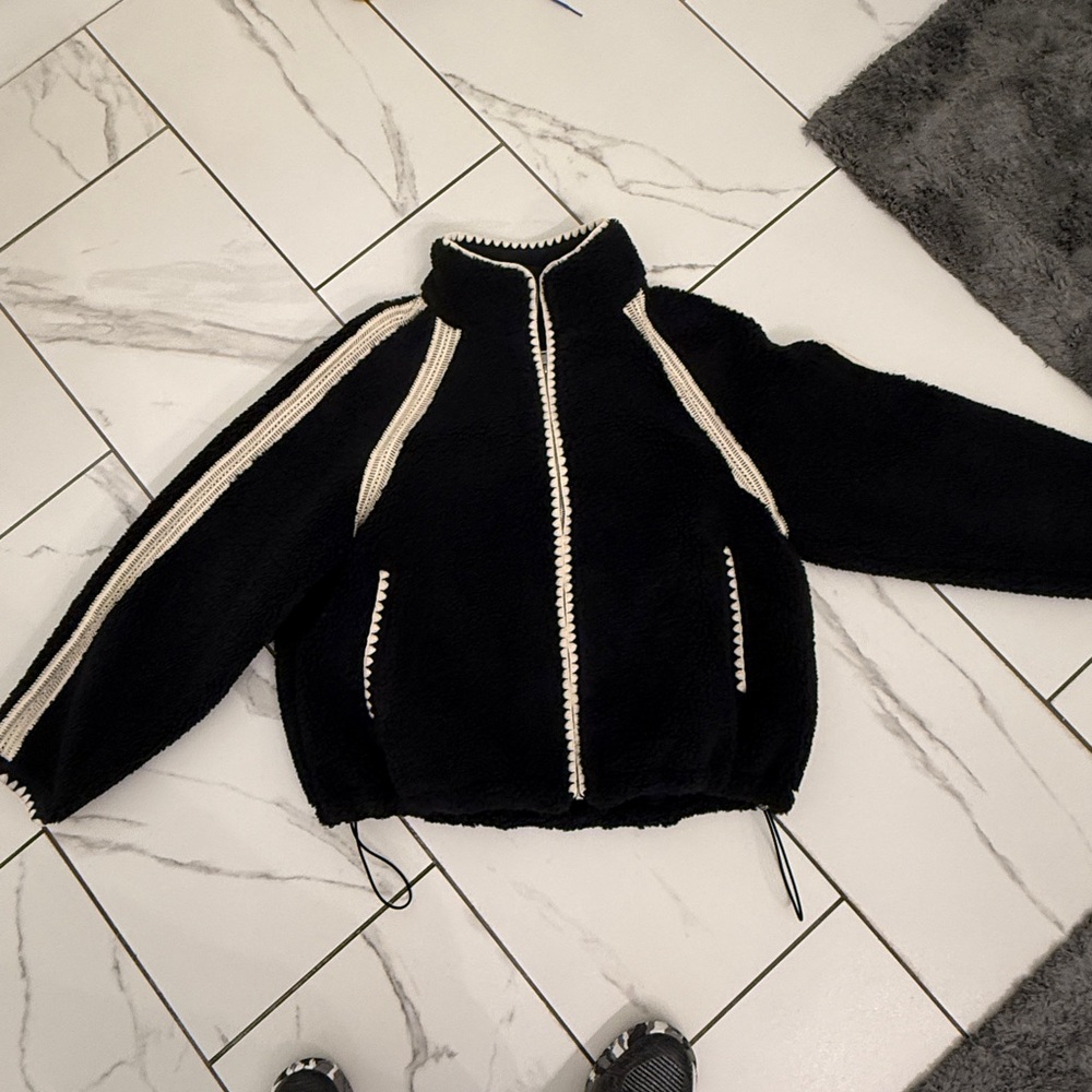 UGG Nikia Crochet UGGfluff Zip-Up Jacket - Picture 2 of 7